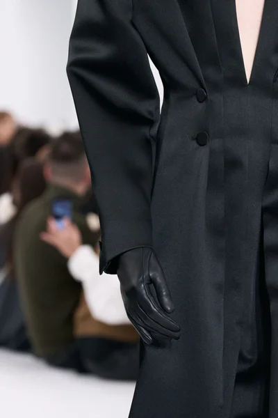 Look 4